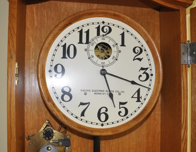 Pacific Electric Clock Co